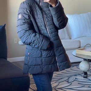 Bernardo Women’s Primaloft Thermaplume Asymmetrical Cruelty Free Jacket. Size L